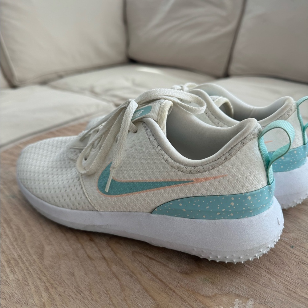 NIKE Golf Ladies Rosche G Spikeless Shoe White Turquoise Peach Size 7.5 - Picture 7 of 9